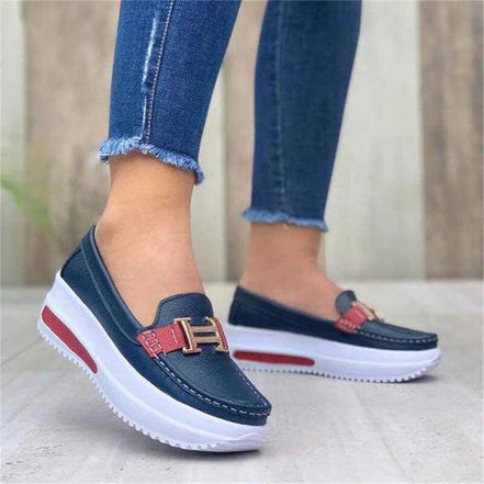 Solvane loafers med fleksibel konstruktion og skridsikker sål