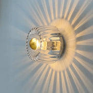 Velmira væglampe i glas og metal – indendørs lampe til vægmontering i gang eller stue