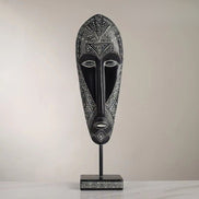Visora ansigtsskulptur i resin – figur med base til bord eller hylde