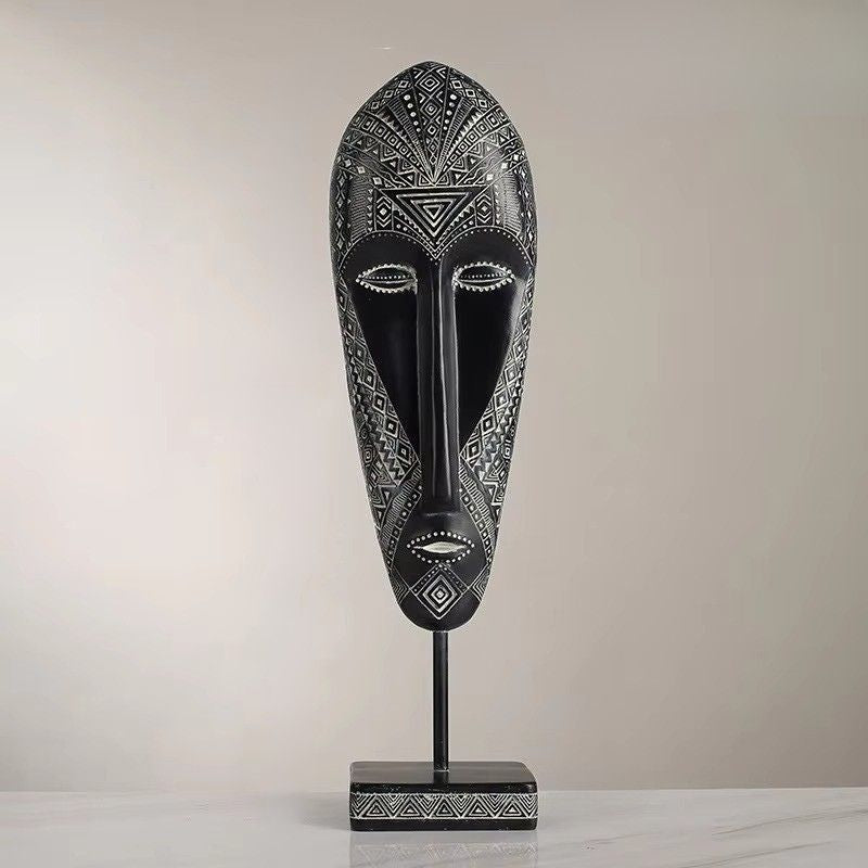 Visora ansigtsskulptur i resin – figur med base til bord eller hylde