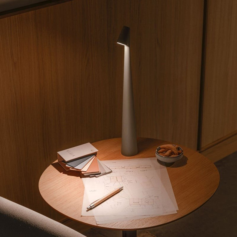 Luneria genopladelig LED bordlampe i aluminium – lampe med berøringsstyring