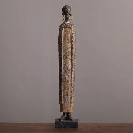 Velora kvindestatue i resin – dekorativ figur til bord eller hylde
