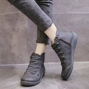 Selvani ankle boots med snøredetaljer og lynlås
