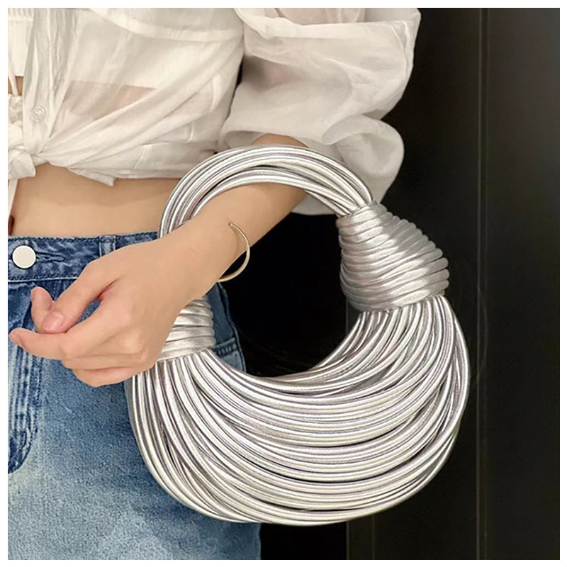 Miralyn skuldertaske i halvmåneform