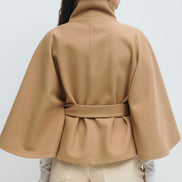 Siv belted cape – lang model med krave og bælte