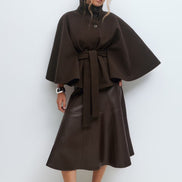Siv belted cape – lang model med krave og bælte