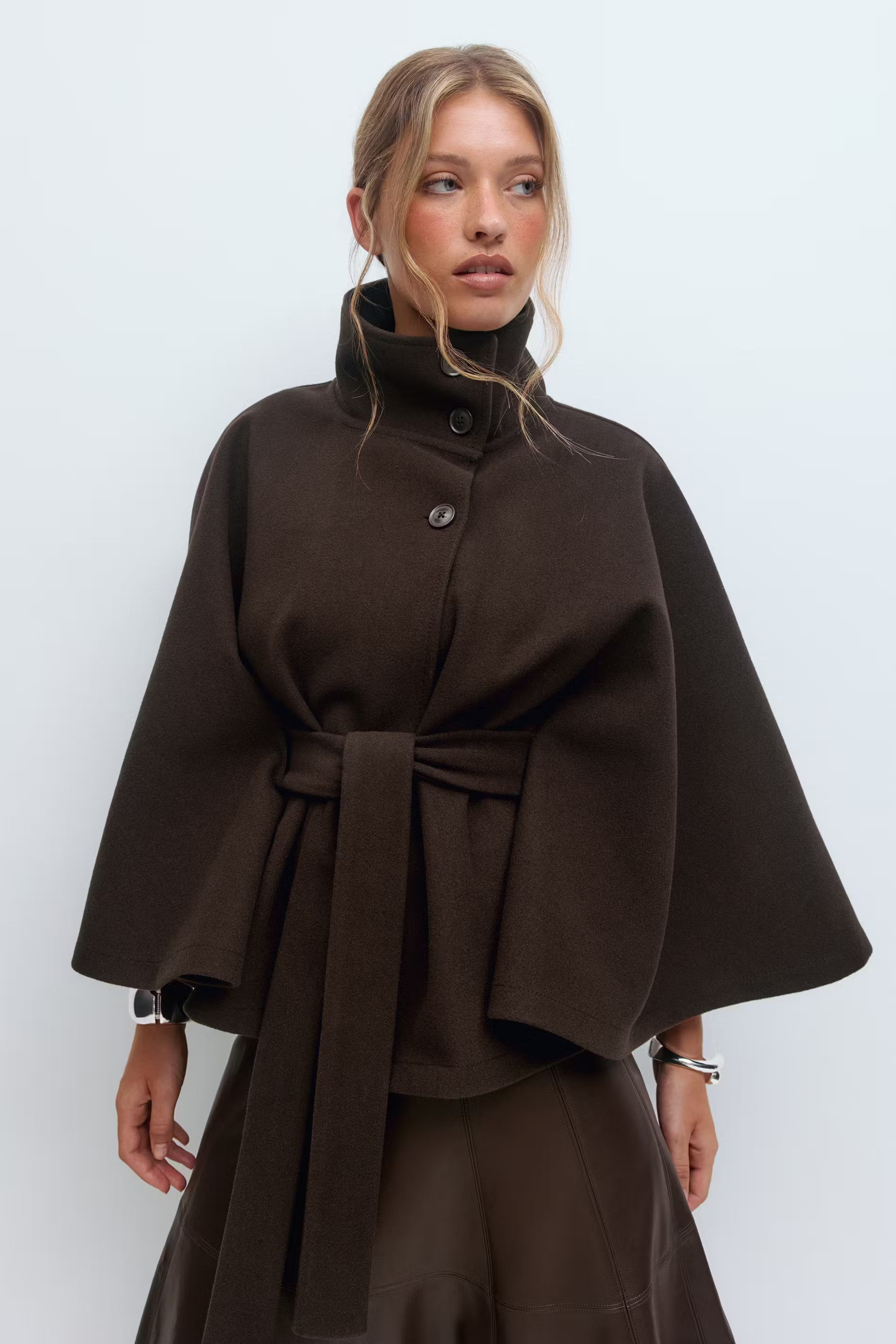 Siv belted cape – lang model med krave og bælte