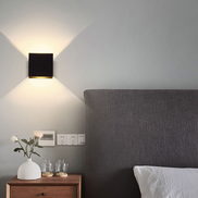 Selvara LED væglampe – lampe i aluminium med rektangulært design til vægmontering