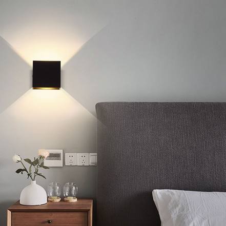 Selvara LED væglampe – lampe i aluminium med rektangulært design til vægmontering