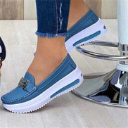 Solvane loafers med fleksibel konstruktion og skridsikker sål