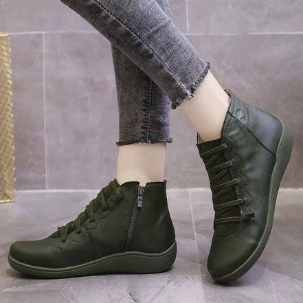 Selvani ankle boots med snøredetaljer og lynlås