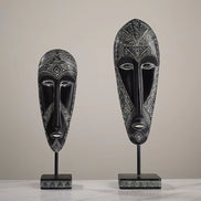 Visora ansigtsskulptur i resin – figur med base til bord eller hylde