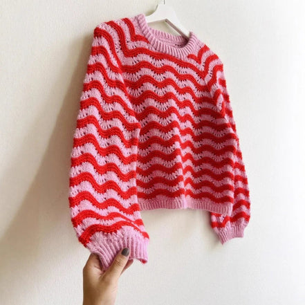 Wavira round neck sweater med bølget strik