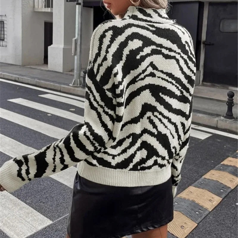 Lunessa round neck printed sweater