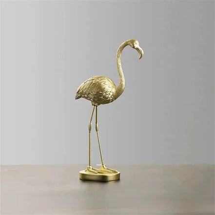 Florexa flamingostatue i resin – borddekoration i guldfarve