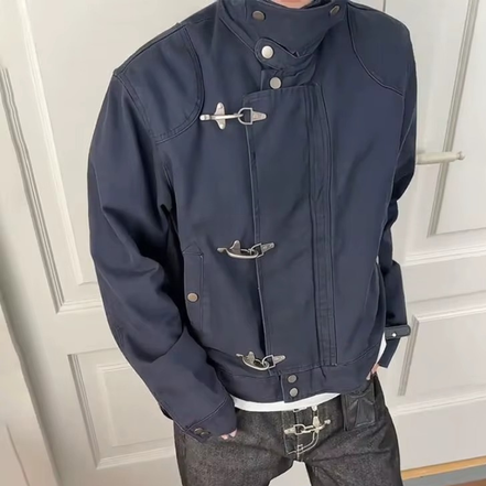 Arvion jakke med spænde og ståkrave