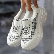 Rivon snøresneaker med skridsikker sål