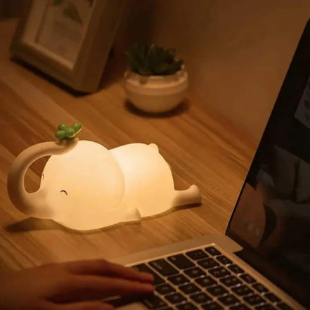 Elevara LED natlampe med justerbar lysstyrke