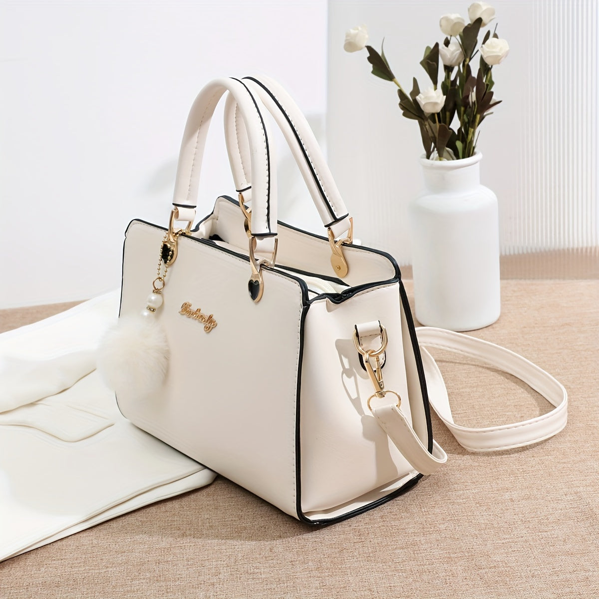 Selvaya Crossbody Bag – ensfarvet taske med aftagelig rem