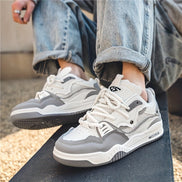 Neravo round toe sneakers med snørelukning