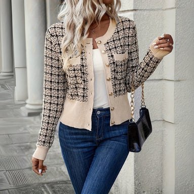 Alvira jakke – klassisk knaplukning med lange ærmer