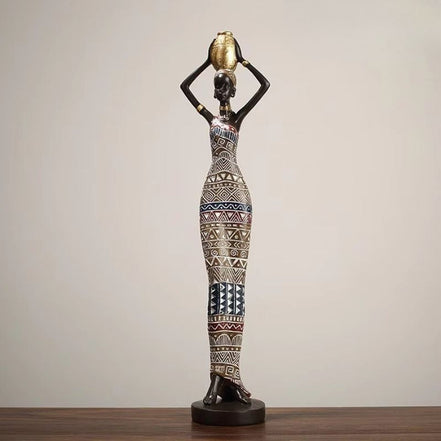 Femora kvindefigur i resin – dekorativ skulptur til bord eller hylde