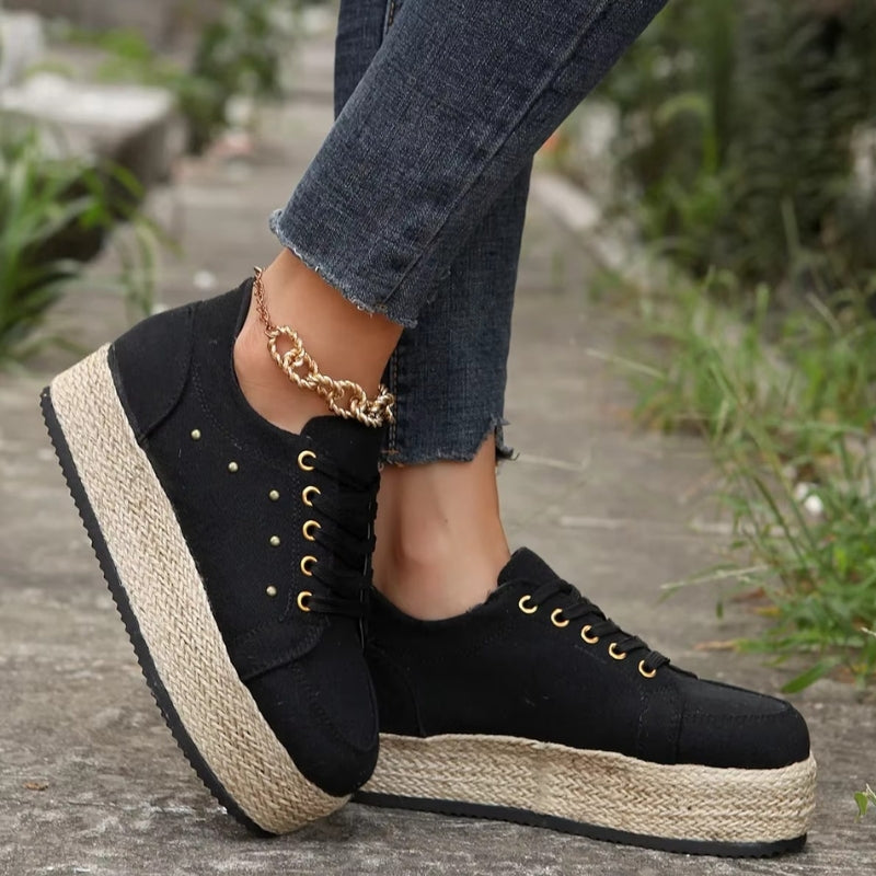 Elvara round toe shoes med snørelukning