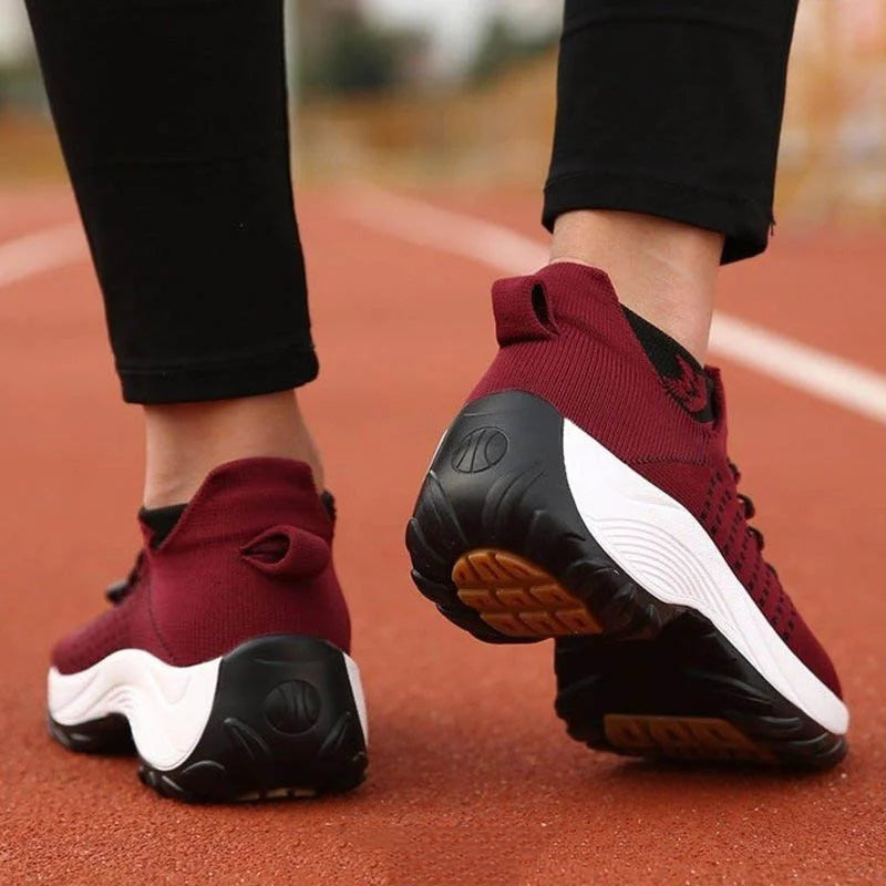 Dame sneakers med slip-on design og plateausål – Virella