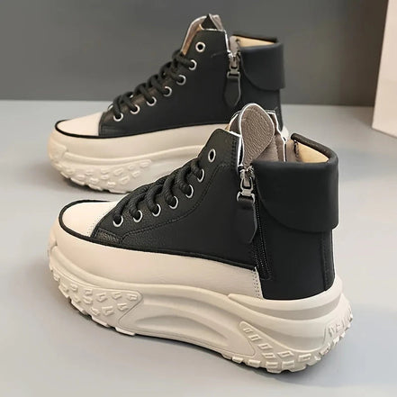 Selina sneaker med rund tå og snørelukning