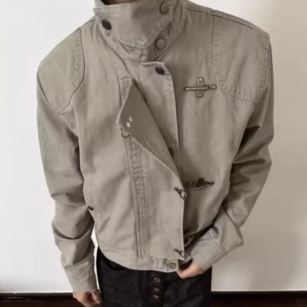 Arvion jakke med spænde og ståkrave