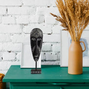 Visora ansigtsskulptur i resin – figur med base til bord eller hylde