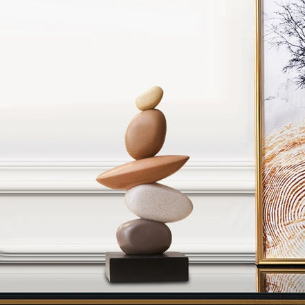 Stonira dekorativ statue i harpiks – figur med steninspireret form til bord eller hylde