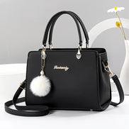 Selvaya Crossbody Bag – ensfarvet taske med aftagelig rem