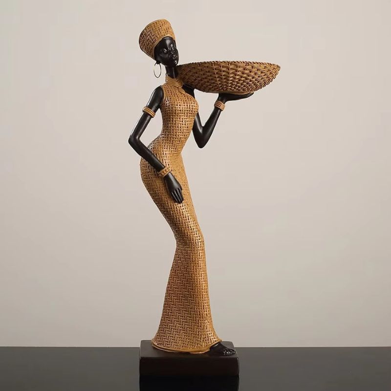 Femora kvindefigur i resin – dekorativ skulptur til bord eller hylde