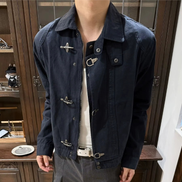 Arvion jakke med spænde og ståkrave