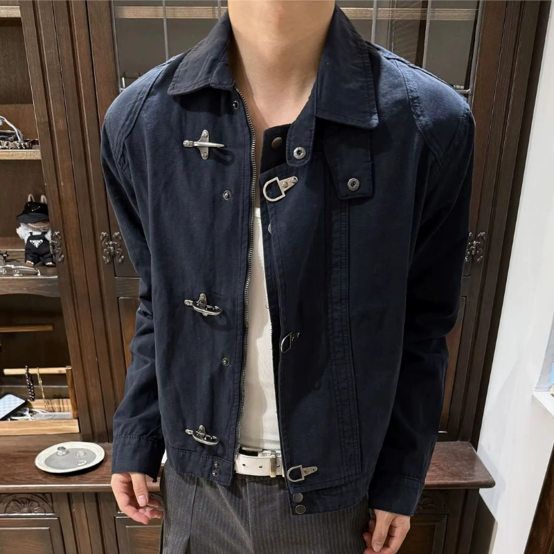 Arvion jakke med spænde og ståkrave