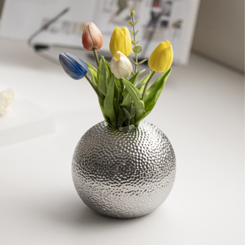Orbena blomstervase i keramik – kugleformet vase til bord eller hylde