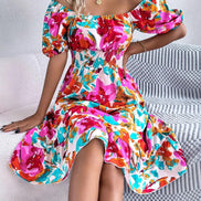 Floréva kjole dame – midi kjole med blomsterprint og off shoulder design