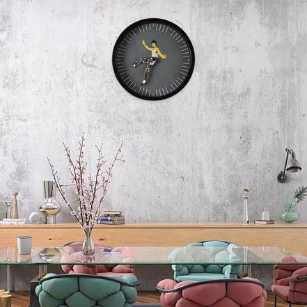 Kairon vægur – rundt design med grafisk motiv