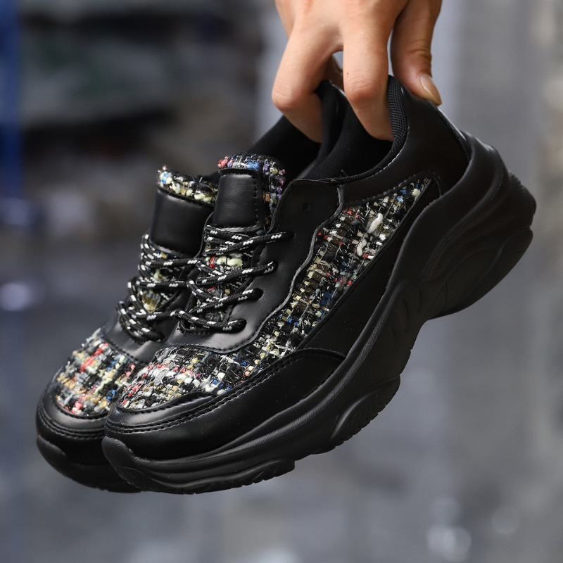 Rivon snøresneaker med skridsikker sål