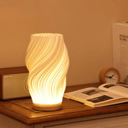 Velora plisseret bordlampe – lampe med lampeskærm og USB-opladningsport
