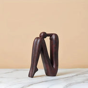 Novira dekorativ skulptur i resin – figur til bord eller hylde