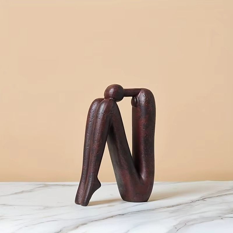 Novira dekorativ skulptur i resin – figur til bord eller hylde