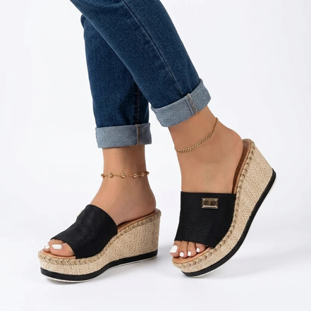 Dames sandaler med kilehæl og slip-on design – Norivelle