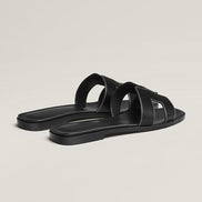 Flade damesandaler med skridsikker sål og remdesign – Velora