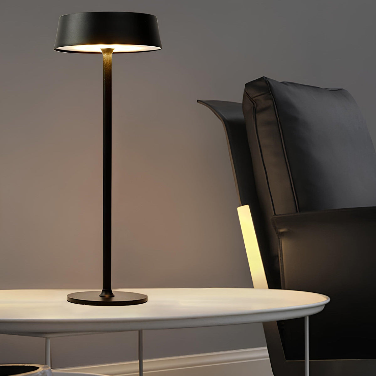 Nabíjateľná stolová lampa s 3 režimami svietenia – Luminora