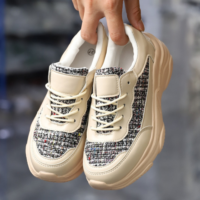 Rivon snøresneaker med skridsikker sål