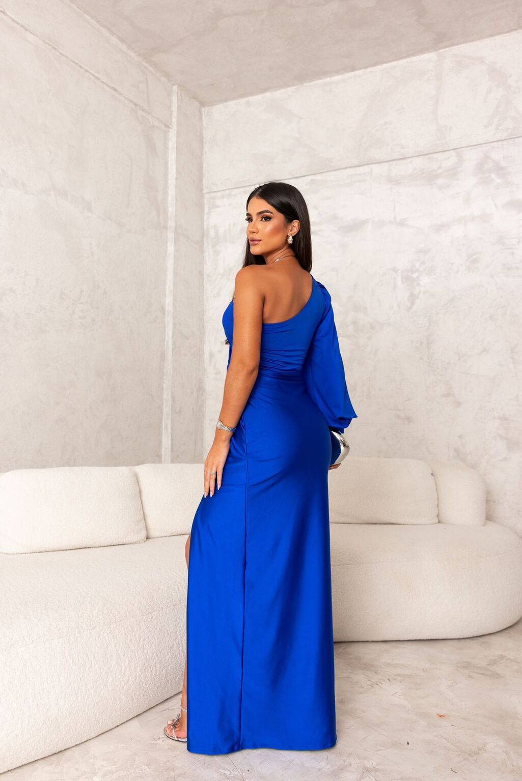 Selvoria dame maxikjole – one shoulder kjole med drapering og slids