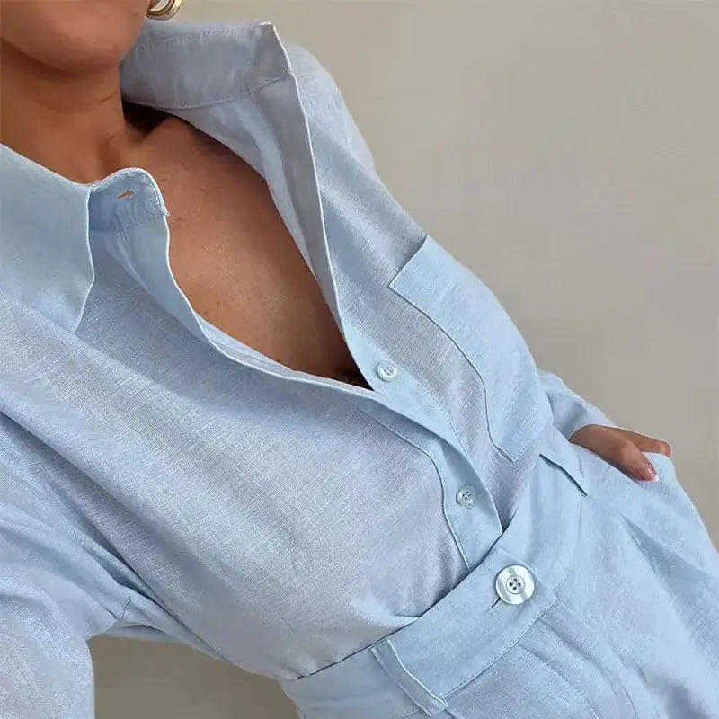 Elegant to-delt damesoutfit – Bluse & Shorts