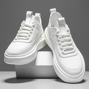 Enea casual zomerse herenschoenen van ademend, lichtgewicht materiaal met comfortabele pasvorm en moderne, relaxte uitstraling.